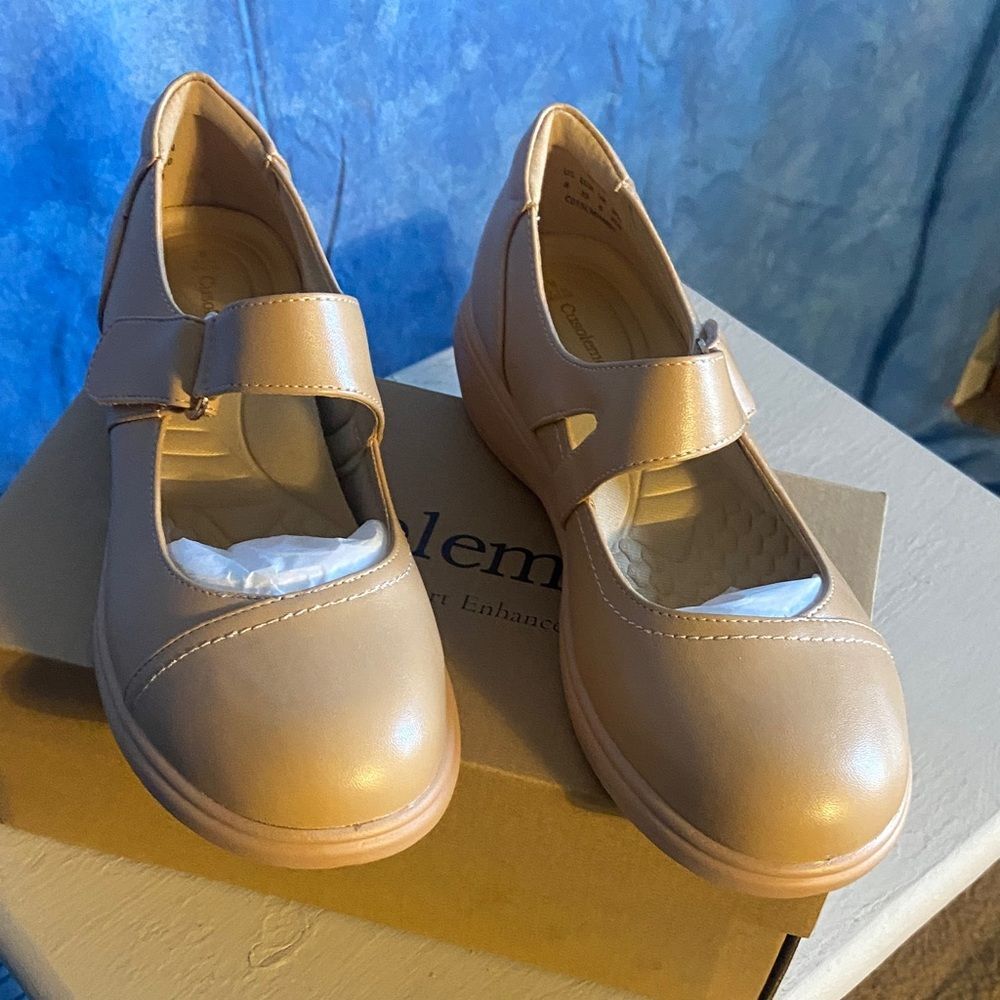 Tan Strap Shoes sz 8, 13B-134s001 - Picture 2 of 6